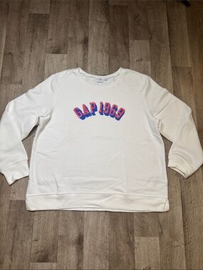 GAP Cream Crewneck Sweater Large